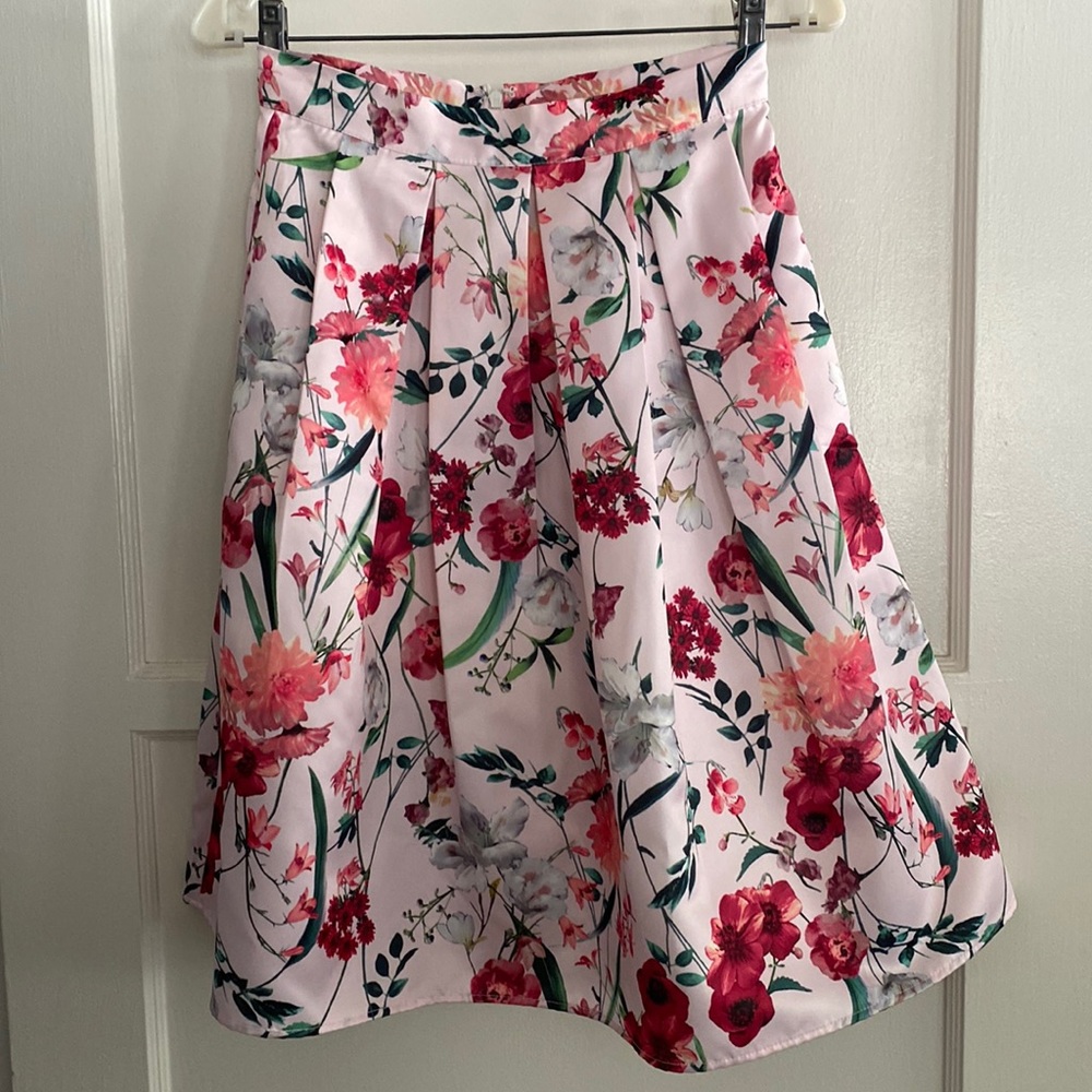 Forever 21 Women’s Floral Skirt Size S